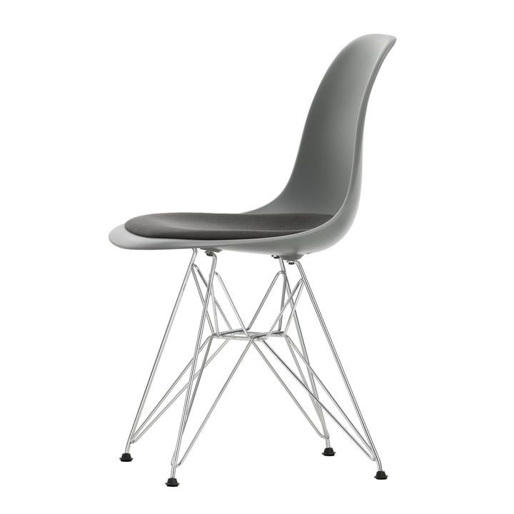Eames Plastic Side Chair DSR with seat cushion from Vitra in chrome / granite grey (felt glides basic dark)