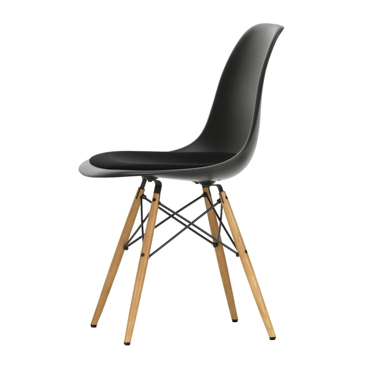 Eames Plastic Side Chair DSW with seat cushion from Vitra in honey ash / deep black (felt glides basic dark)