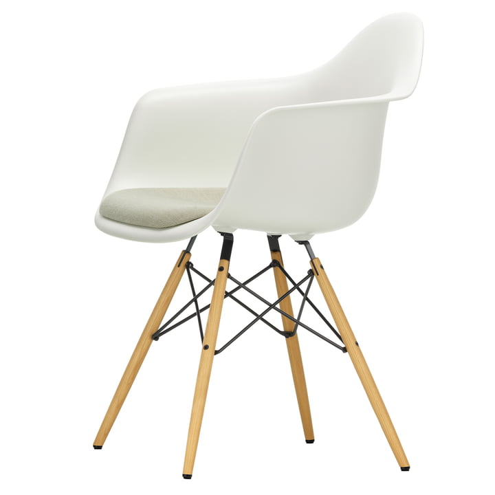 Eames Plastic Armchair DAW with seat cushion from Vitra in honey ash / white (felt glides basic dark)