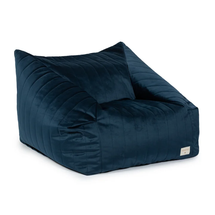 Chelsea Velvet beanbag from Nobodinoz in the design night blue