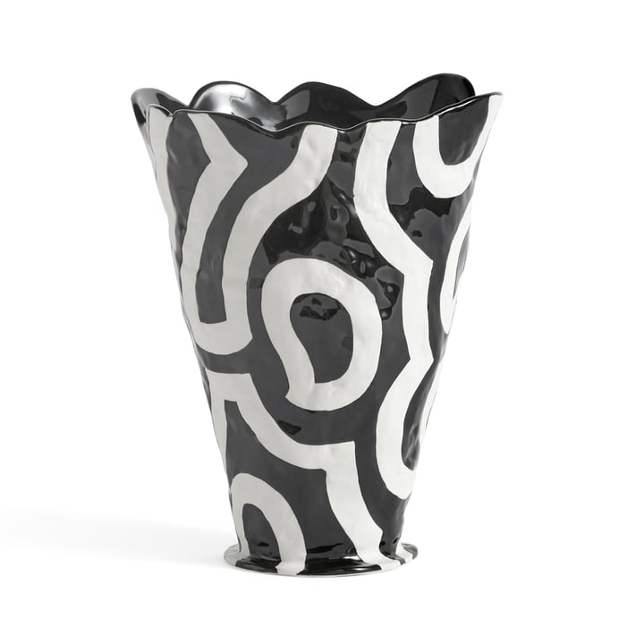 Jessica Hans Shadow Vase in the colors black / white