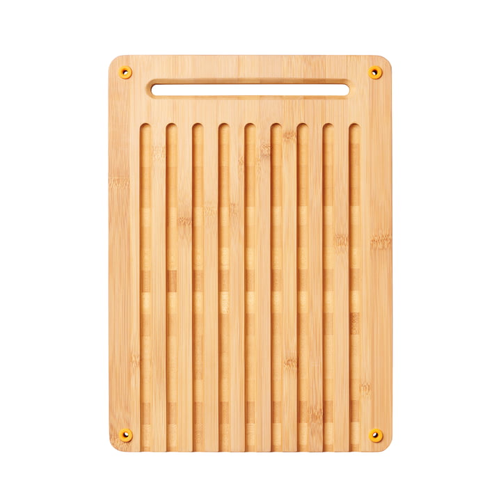 Functional Form Bread cutting board from Fiskars in bamboo