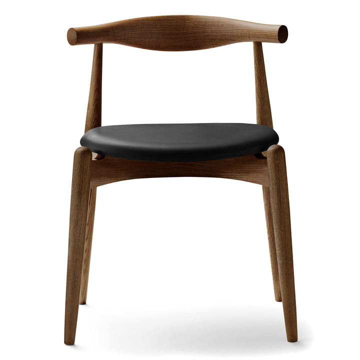 CH20 Elbow Chair from Carl Hansen in the finish smoked oak / black leather (Thor 301)