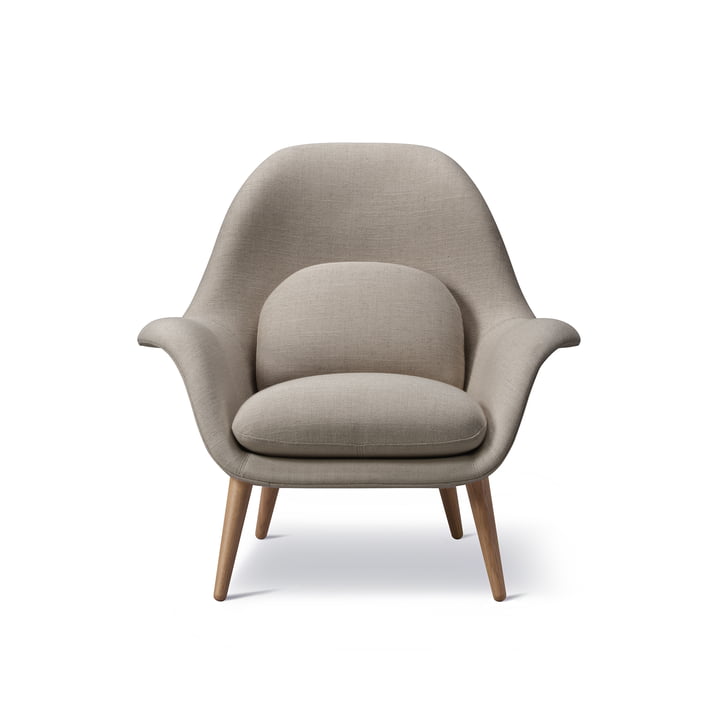 Swoon Armchair, walnut lacquered / Sunniva (717) from Fredericia