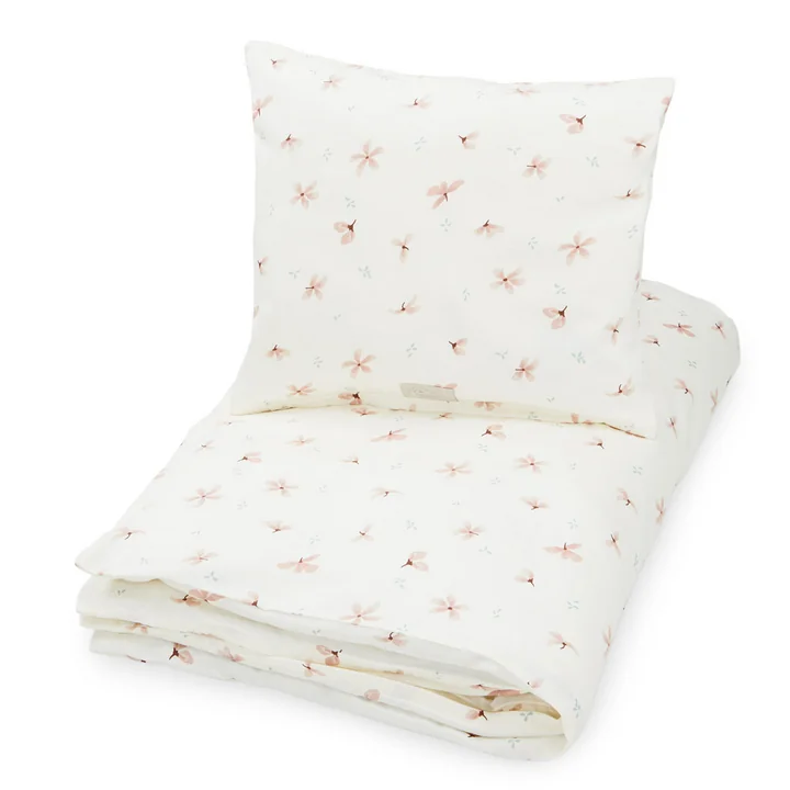 Baby bed linen from Cam Cam Copenhagen in the version windflower creme