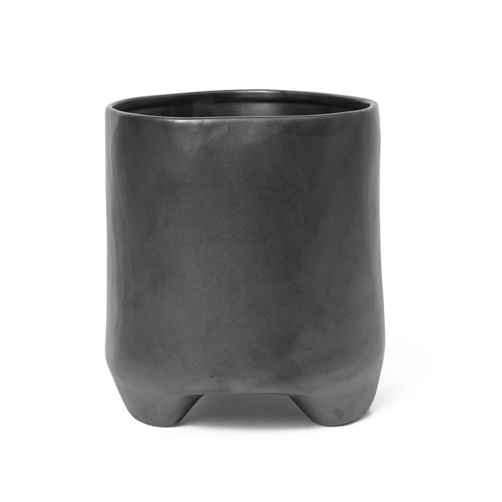 Esca Flower pot from ferm Living in the color black