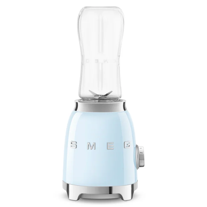 50's style mini stand mixer PBF01 from Smeg in the color pastel blue