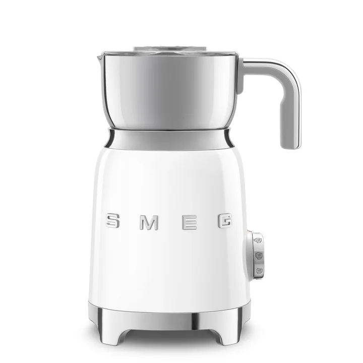 50's style milk frother MFF11 from Smeg in the color white