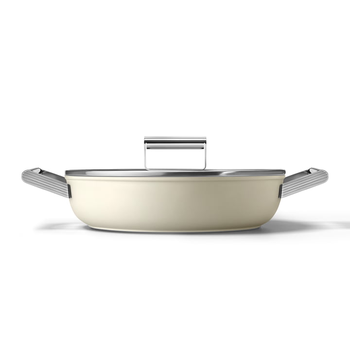 50's Style Braising pan with glass lid from Smeg in color cream