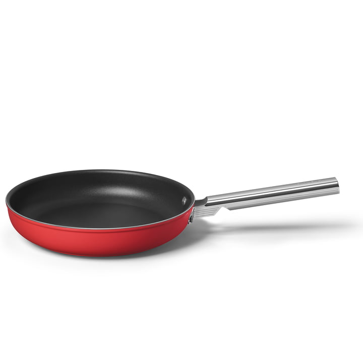 50's Style Pan from Smeg in the color red