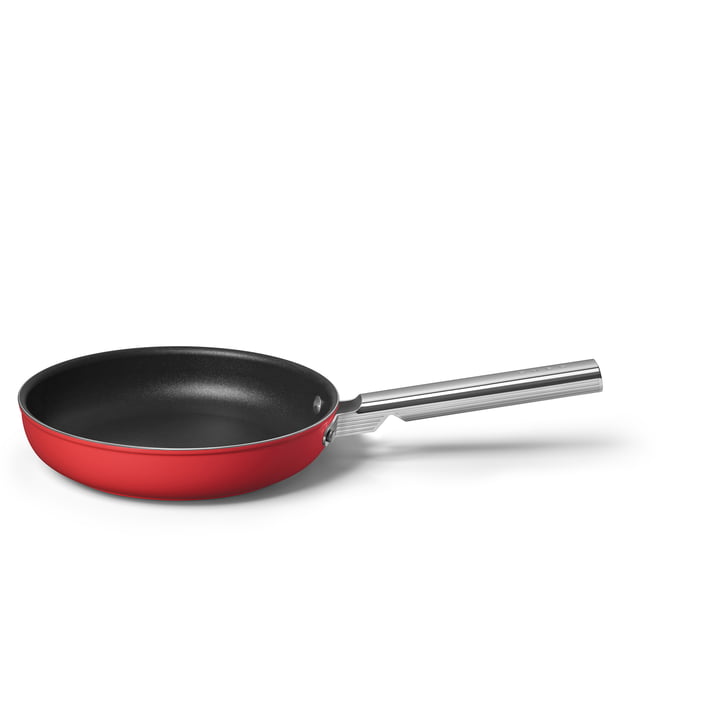 50's Style Pan from Smeg in the color red