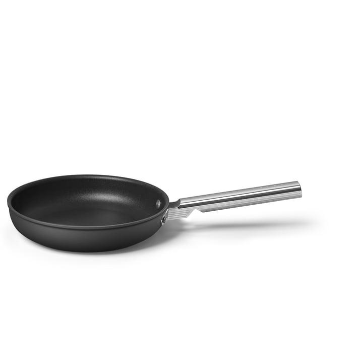 50's Style Pan from Smeg in the color black