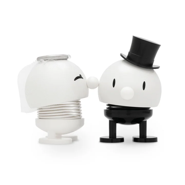 Small Bride and groom decoration figurines from Hoptimist