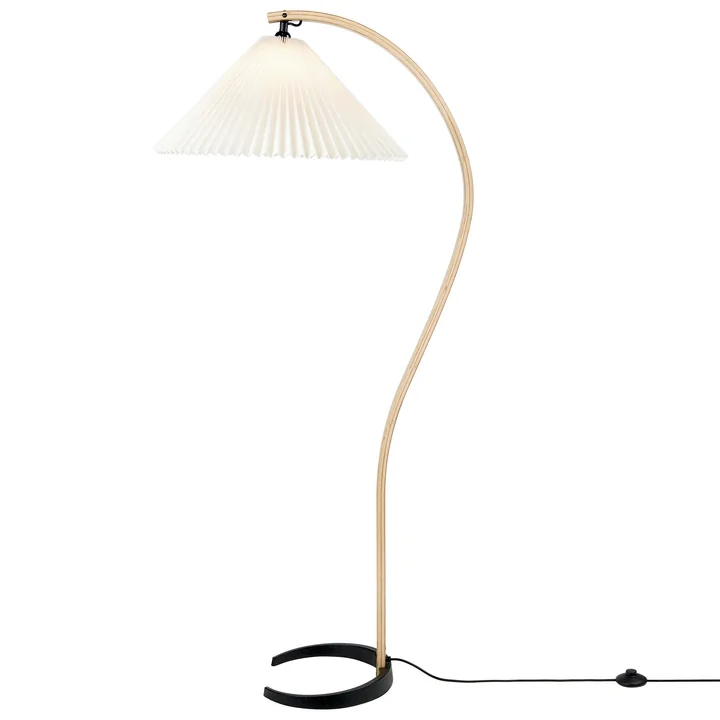 Timberline Floor lamp from Gubi in the finish oak / birch white
