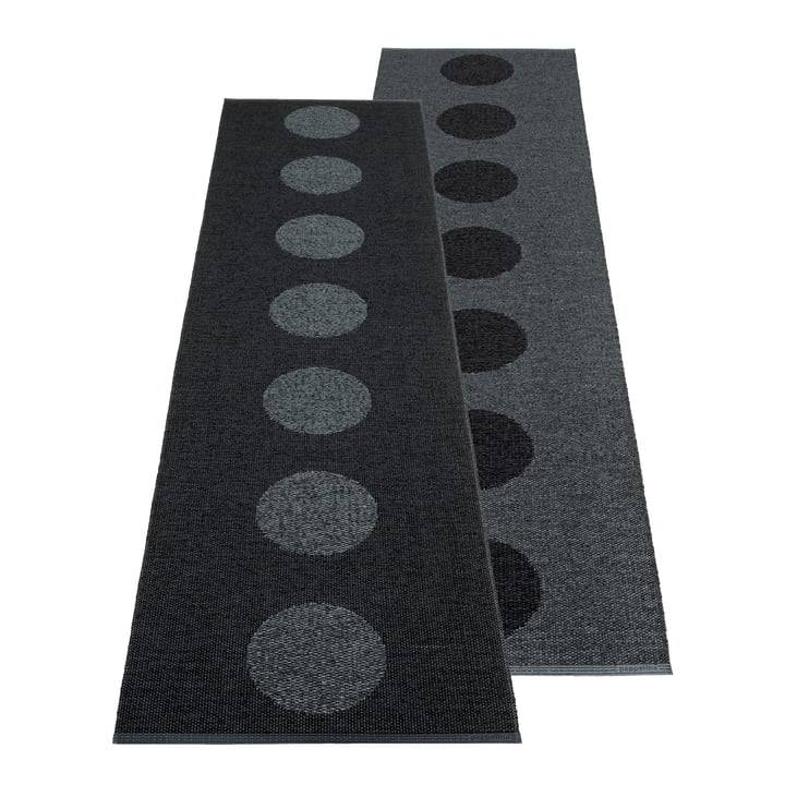 Vera Carpet 2. 0, 70 x 280 cm, black / black metallic from Pappelina