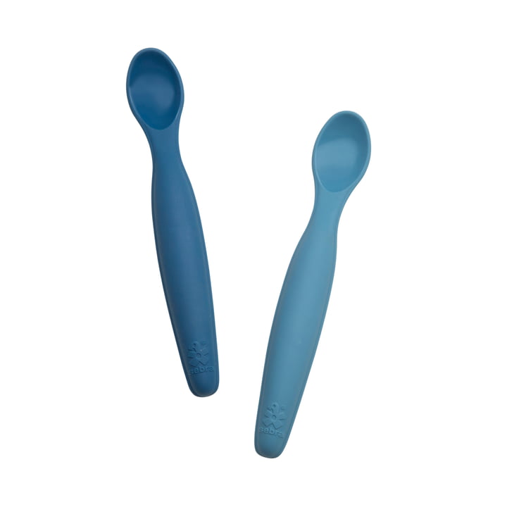 The silicone spoon from Sebra in the color vintage blue