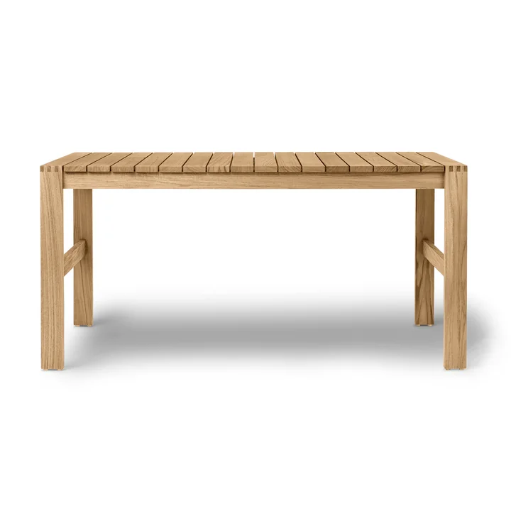 BK15 garden dining table from Carl Hansen in the untreated teak version