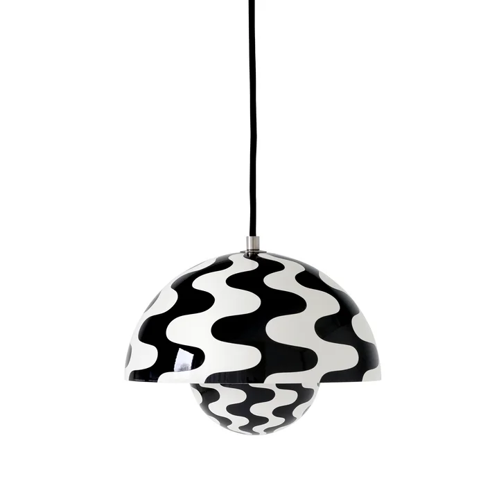 & Tradition - FlowerPot Pendant light VP1, black / white