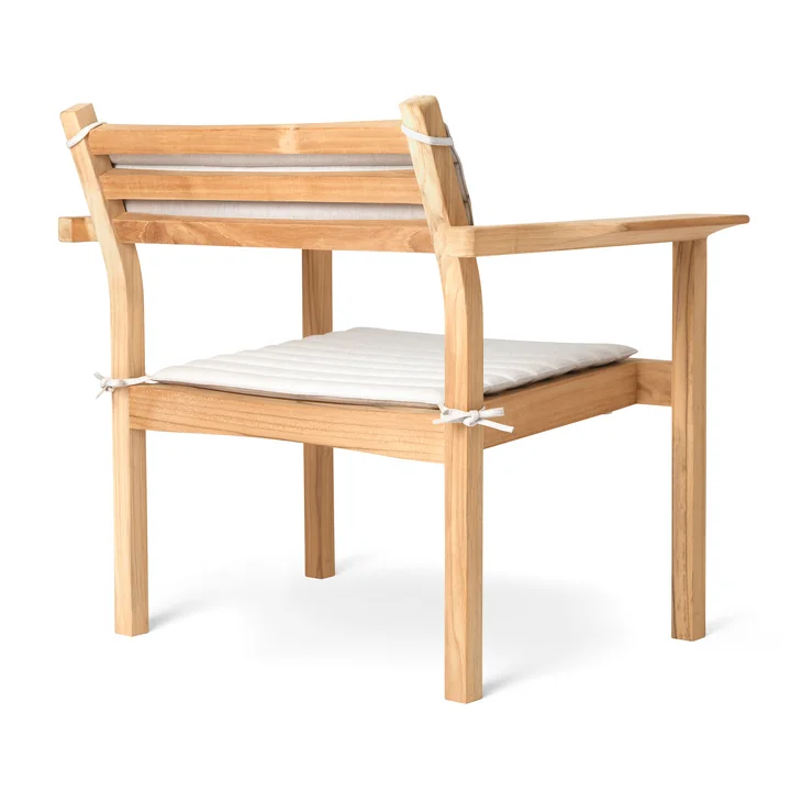 AH601 Outdoor lounge chair, teak untreated from Carl Hansen