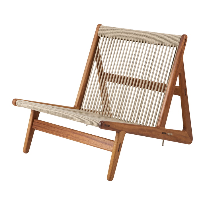MR01 Outdoor lounge chair from Gubi in the version Iroko nature / Sunfire Melange beige sand