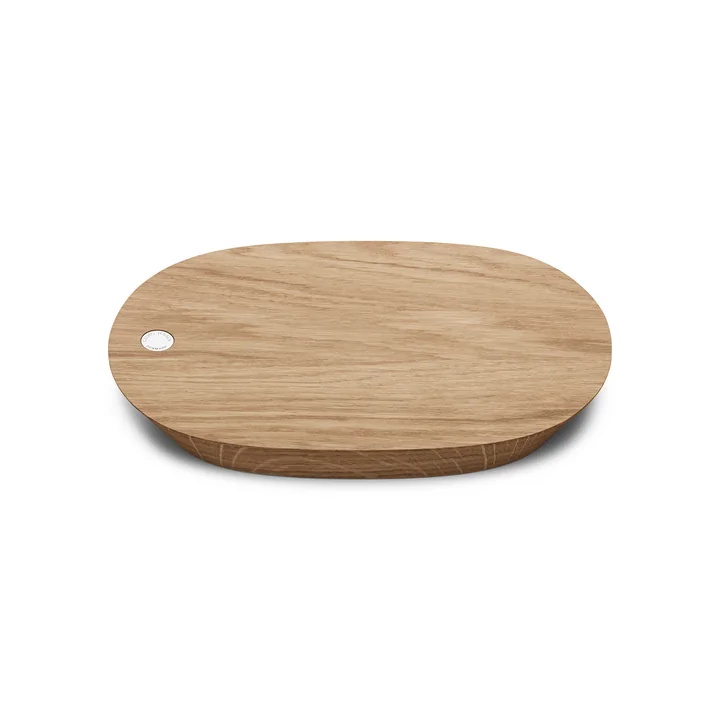 Alfredo Cutting and serving board from Georg Jensen in oak finish