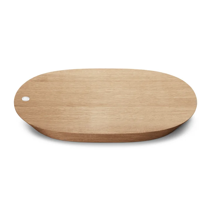 Alfredo Cutting and serving board from Georg Jensen in oak finish