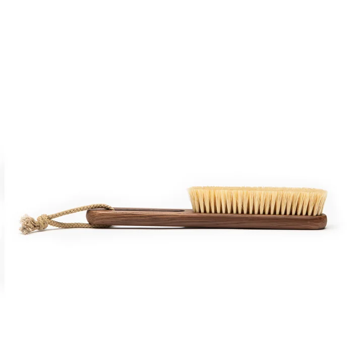 The clothes brush from Steamery