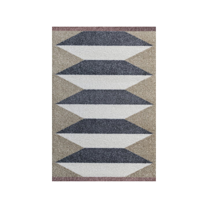 Accordion Carpet from Mette Ditmer in the finish sand