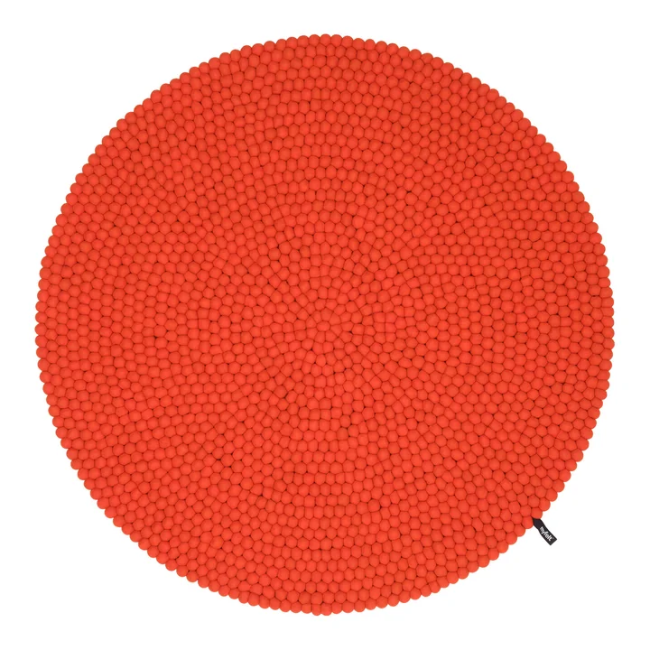 Mats Felt ball rug from myfelt in the color red