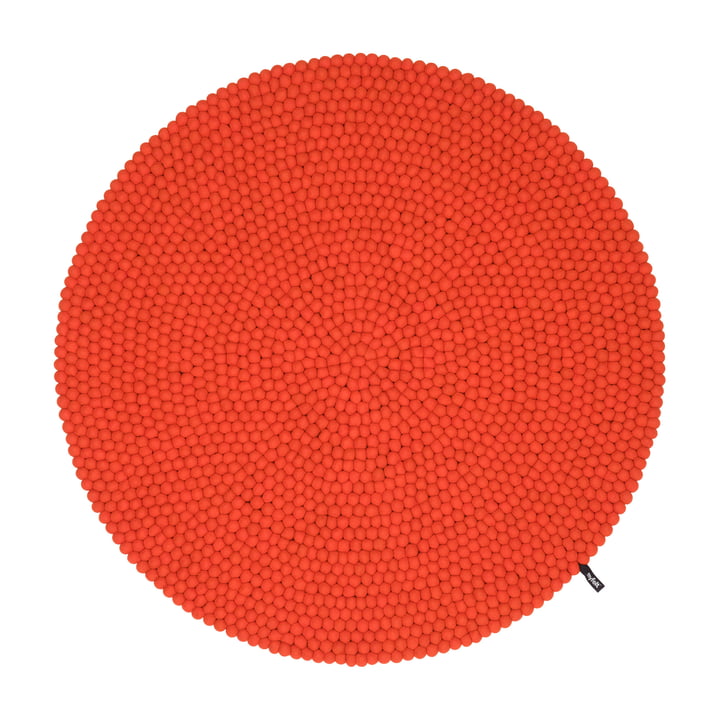 Mats Felt ball rug from myfelt in the color red