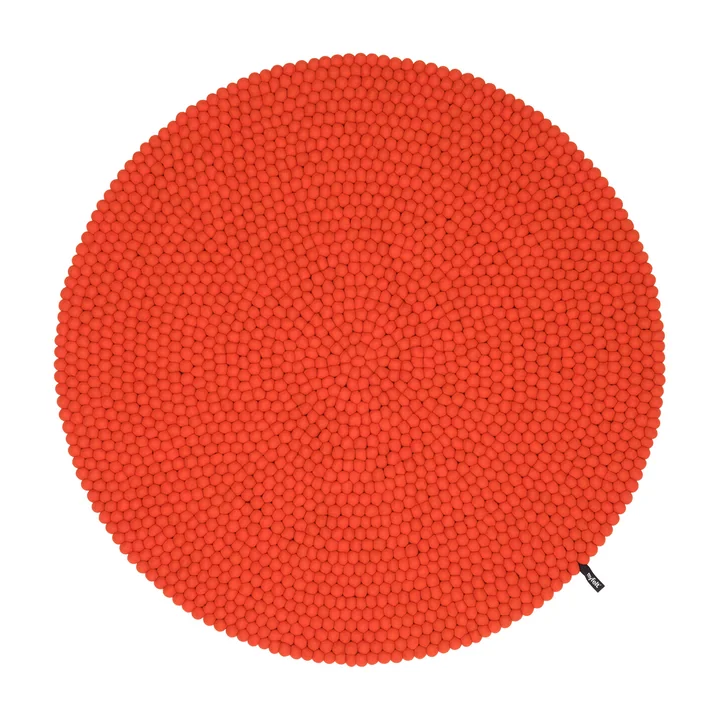 Mats Felt ball rug from myfelt in the color red