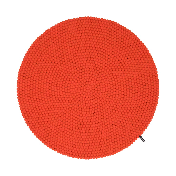 Mats Felt ball rug from myfelt in the color red