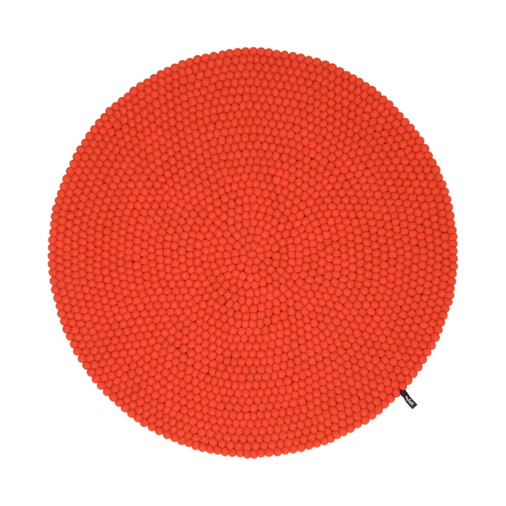 Mats felt ball rug from myfelt in color red