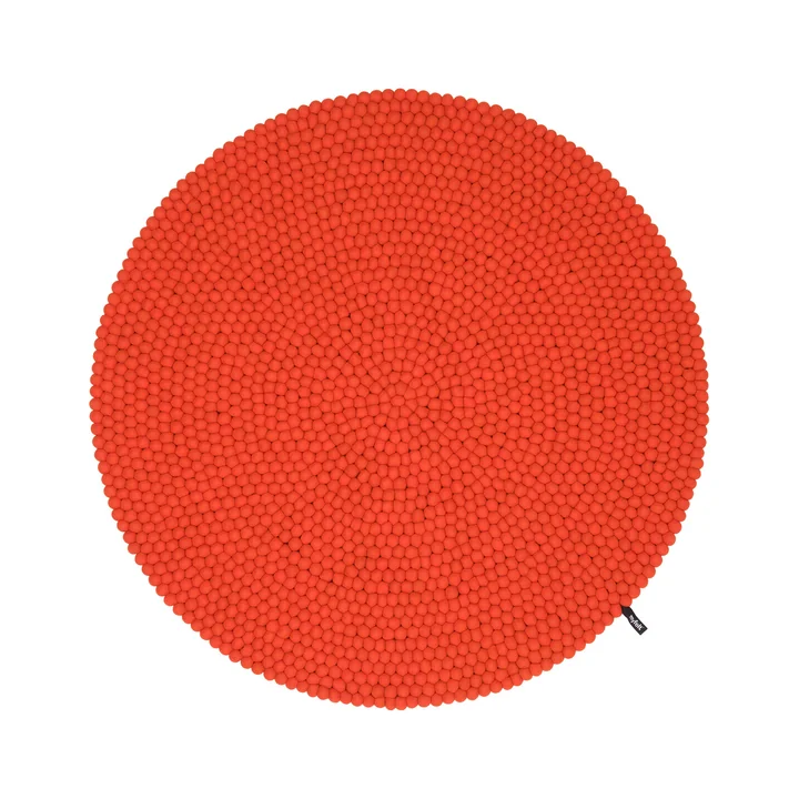 Mats Felt ball rug from myfelt in the color red