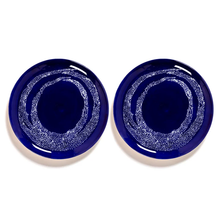 Feast Plate from Serax in the design dark blue / white dotted