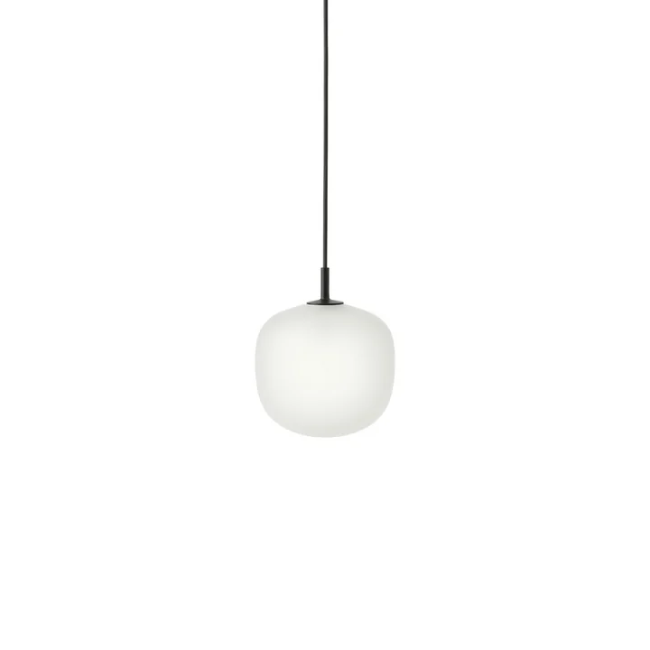 Muuto - Rime Pendant lamp Ø 18 cm, opal / black