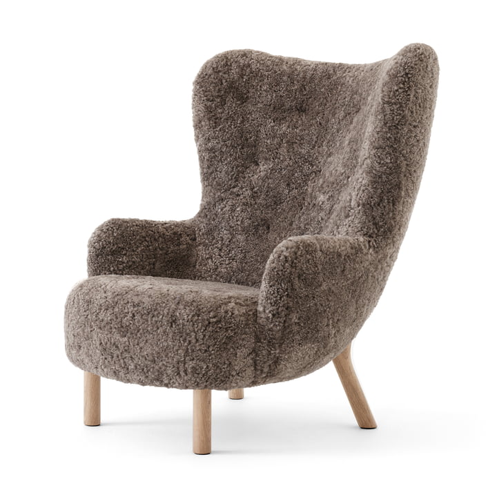 Petra Lounge Chair VB3 High Back, oiled oak / Sahara sheepskin from & Tradition