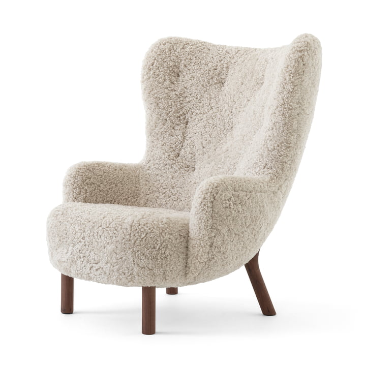 Petra Lounge Chair VB3, high back, oiled walnut / Moonlight sheepskin from & Tradition