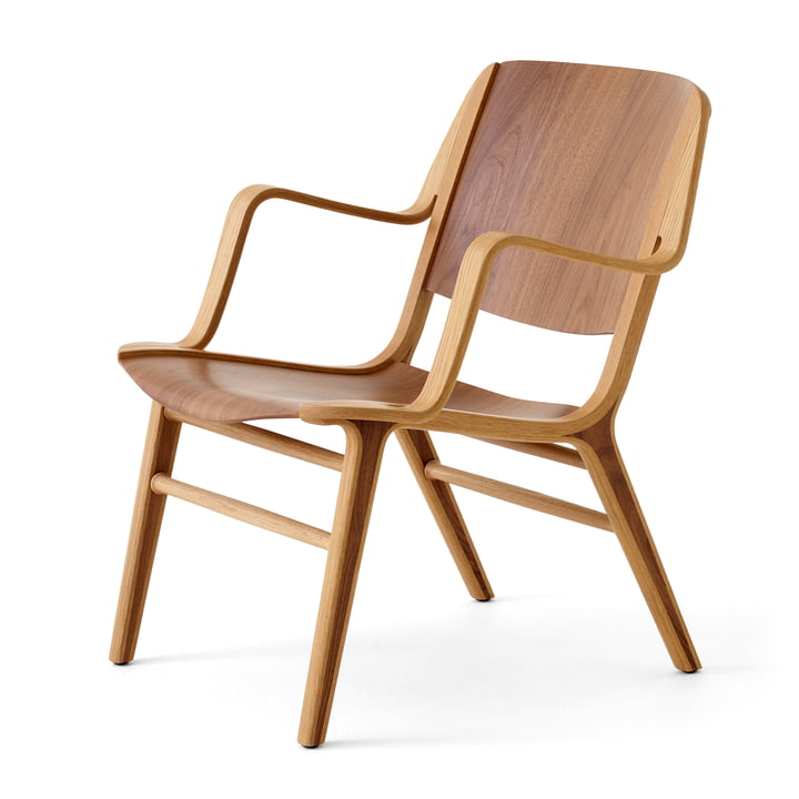 AX Lounge Chair with armrests HM11, walnut / oak lacquered by & Tradition