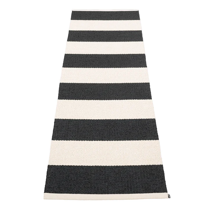 Bob Rug, 70 x 225 cm, black / vanilla by Pappelina
