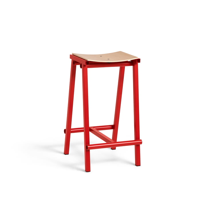 Taburete 8 bar stool, low, signal red / oak by Hay