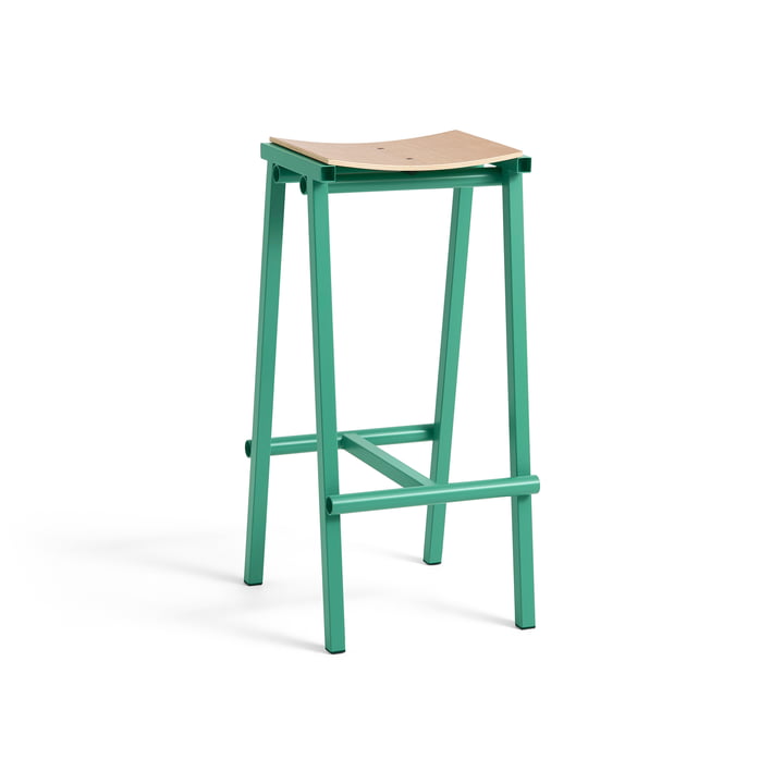 Taburete 8 bar stool, high, soft jade / oak by Hay