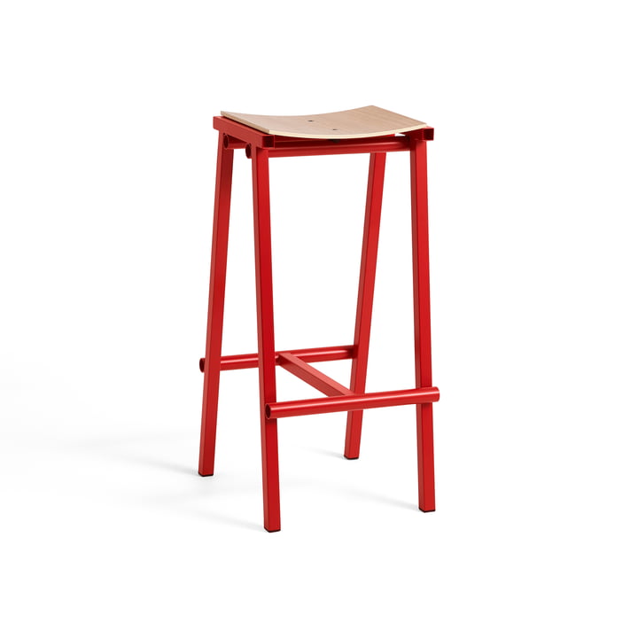 Taburete 8 bar stool, high, signal red / oak by Hay