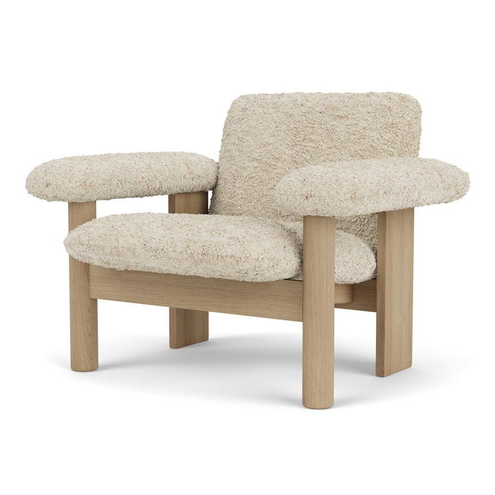 Audo - Brasilia Lounge Chair, natural oak / natural sheepskin