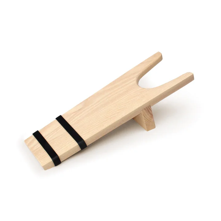side by side - Helping friend Shoe puller, 31 x 10.7 cm, natural ash