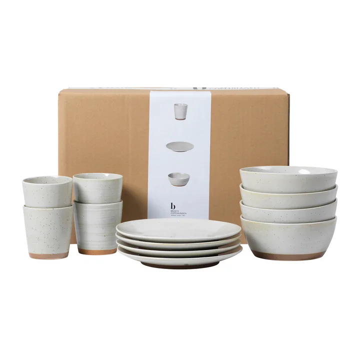 Broste Copenhagen - Grød Tableware breakfast set, sand (12 pcs.)