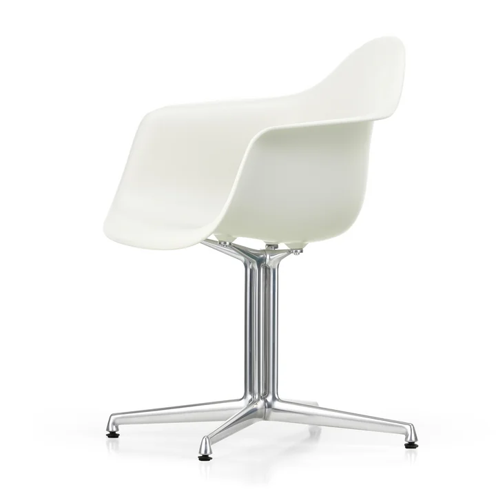 Vitra - Eames Plastic Armchair DAL RE, polished / cotton white (felt glides basic dark)