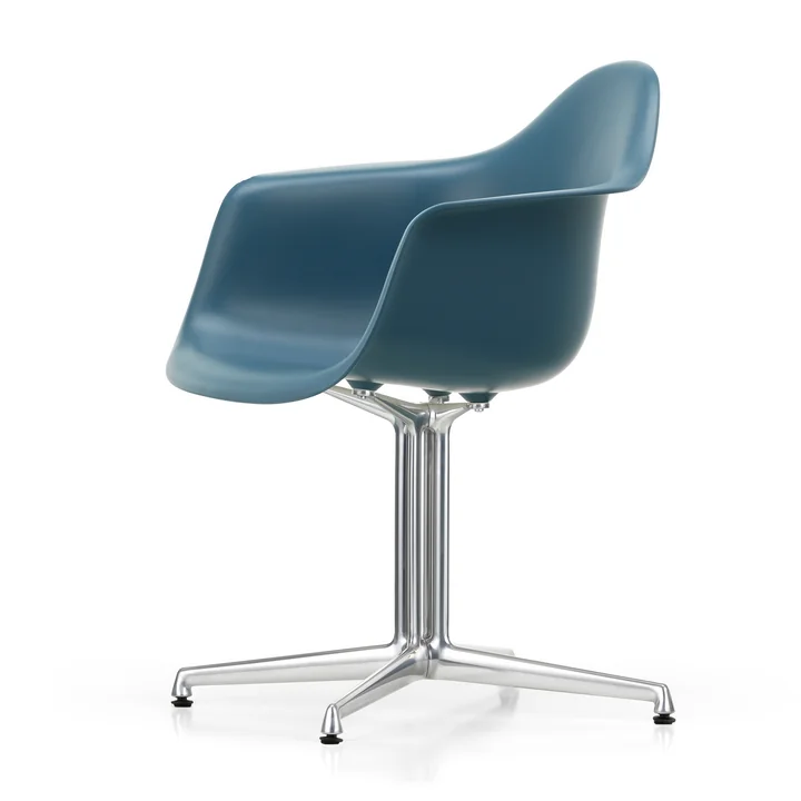 Vitra - Eames Plastic Armchair DAL RE, polished / sea blue (felt glides basic dark)