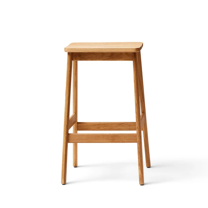 Form & Refine - Angle Bar stool H 65 cm, oiled oak