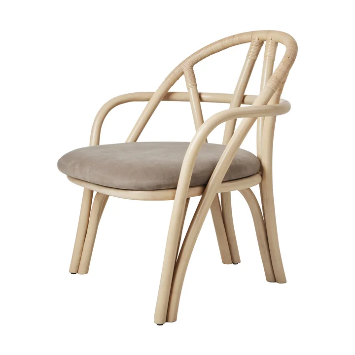 Gubi - Bistra lounge chair, natural rattan / Fustagno (002) (plastic glides)
